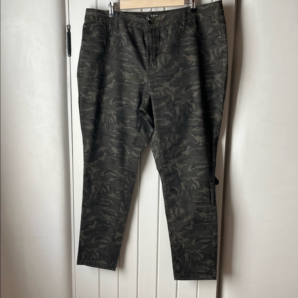 a.n.a. Camo Jeggings 20W
